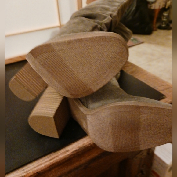 New Universal Threads under knee long boots sz.7.5 color grey - Picture 7 of 7